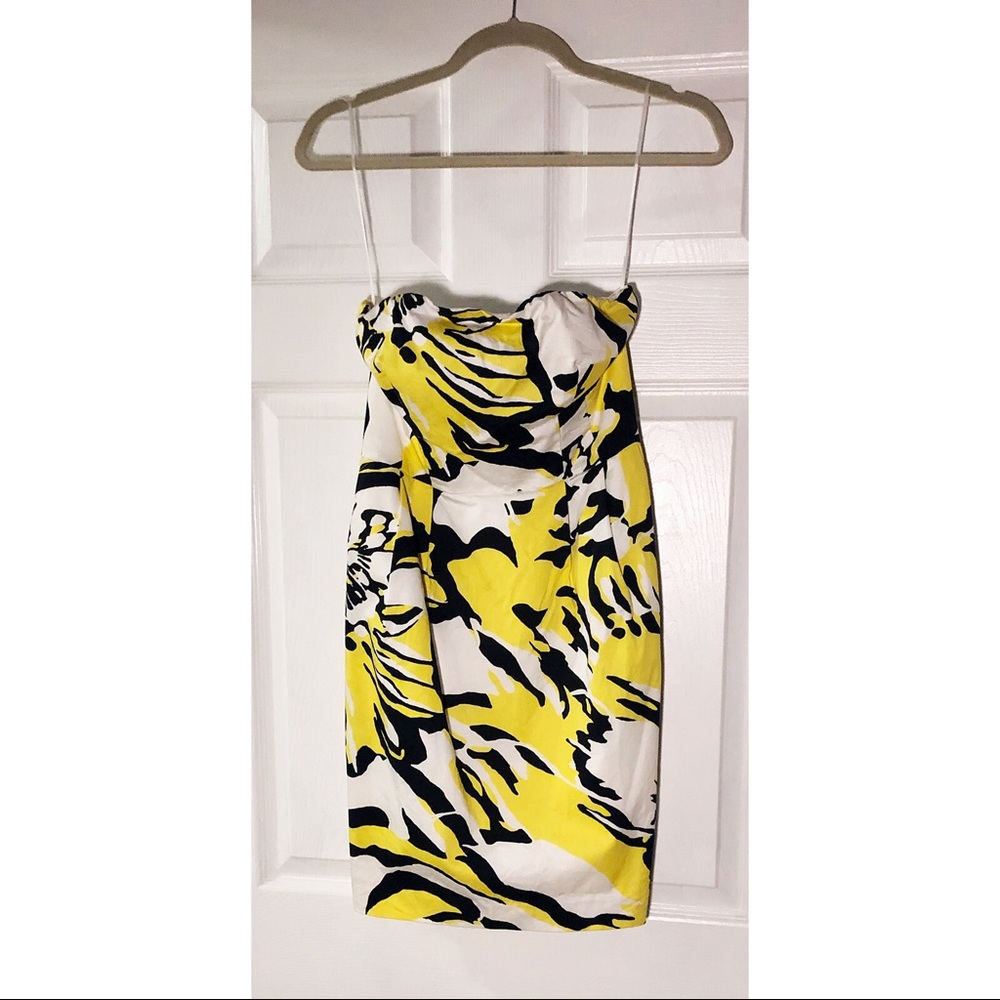 Strapless yellow-black detailed dress